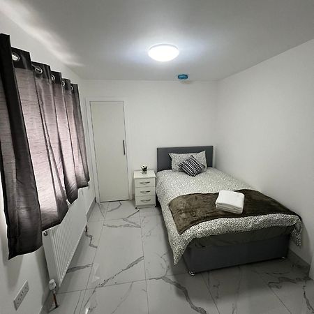 Apartament 93 New Road Harmondsworth Zewnętrze zdjęcie
