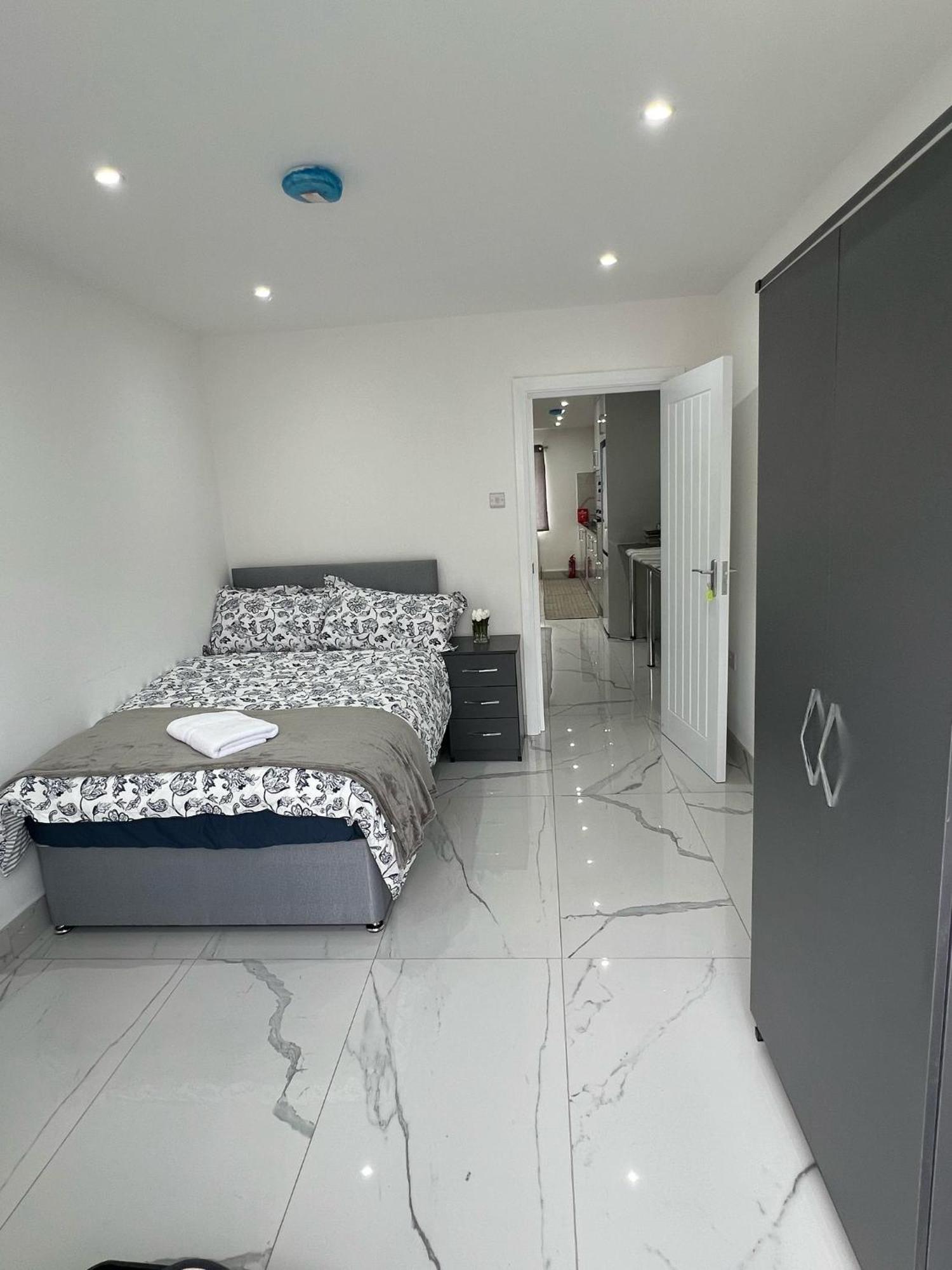 Apartament 93 New Road Harmondsworth Zewnętrze zdjęcie