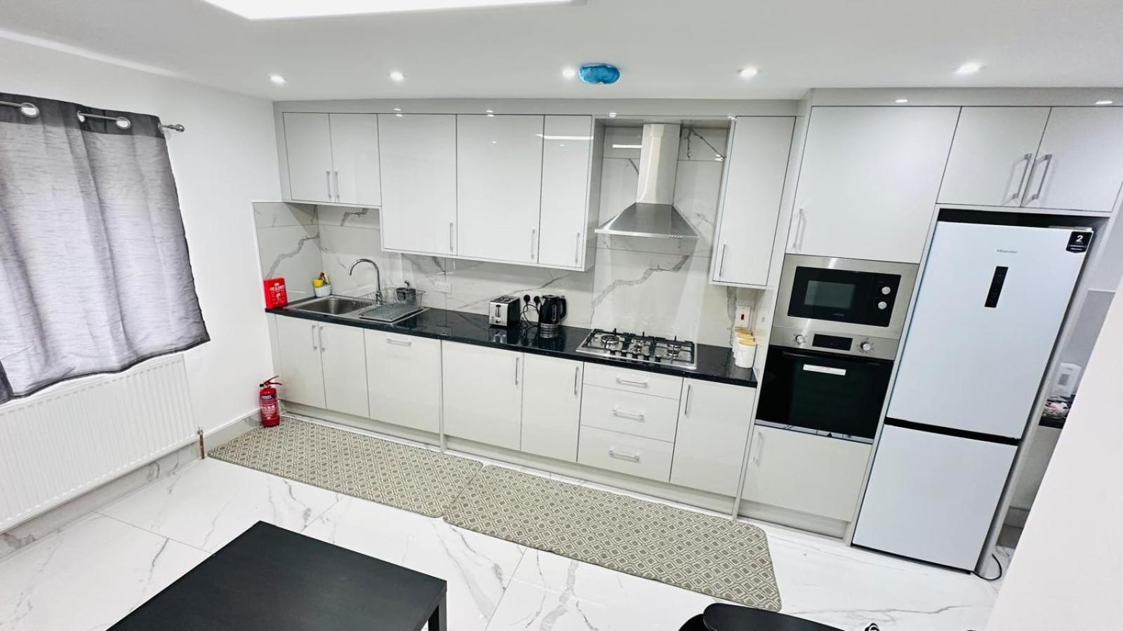 Apartament 93 New Road Harmondsworth Zewnętrze zdjęcie